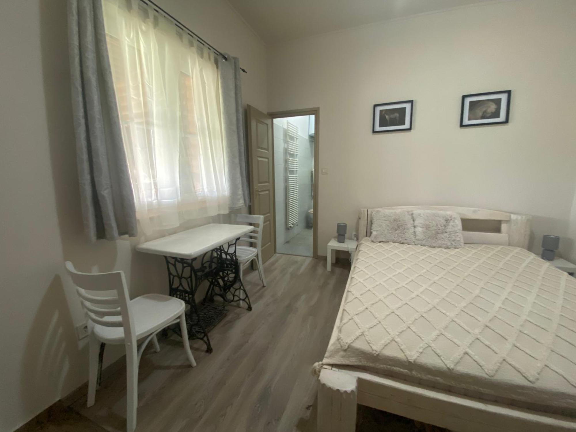 Tuender Pension Mogyoród Buitenkant foto