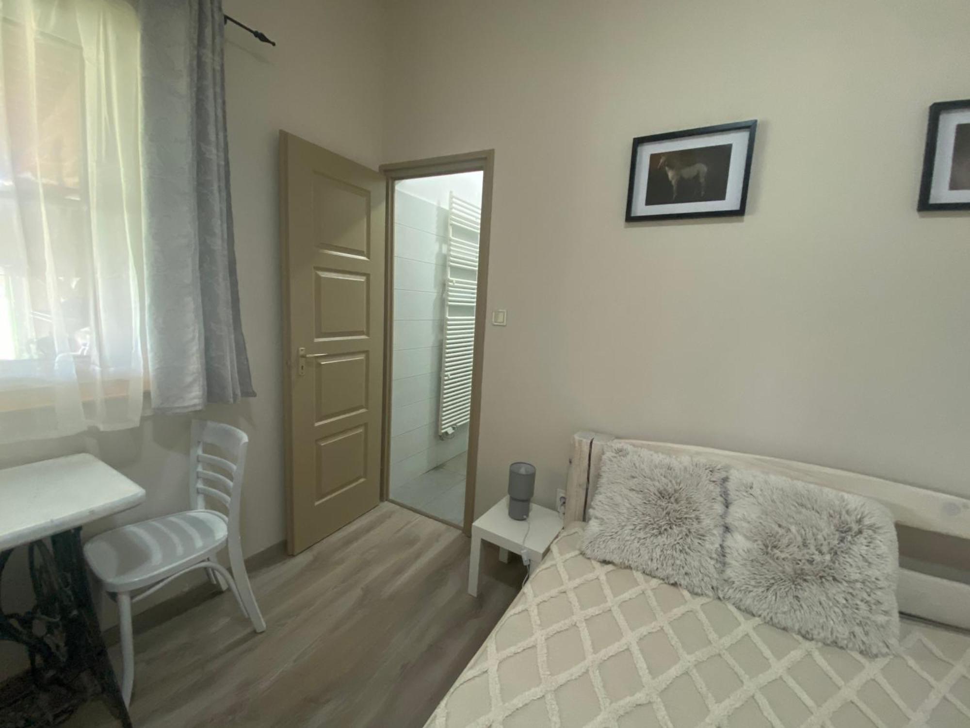 Tuender Pension Mogyoród Buitenkant foto