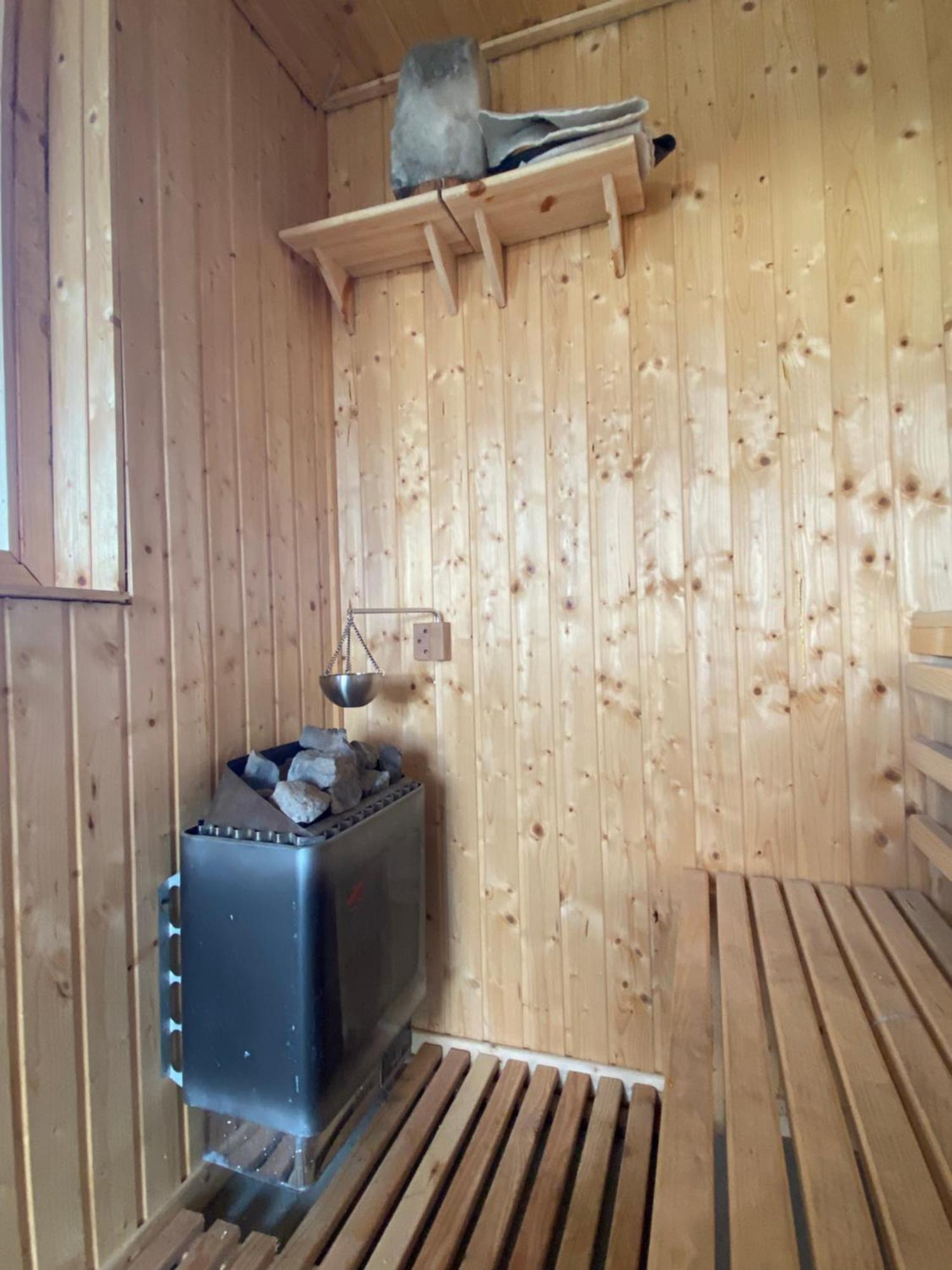 Tuender Pension Mogyoród Buitenkant foto